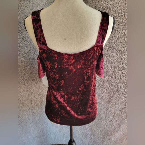 Lauren Conrad Runway crushed red velvet cold shoulder blouse, size XS NEW w/TAGS - Picture 5 of 7